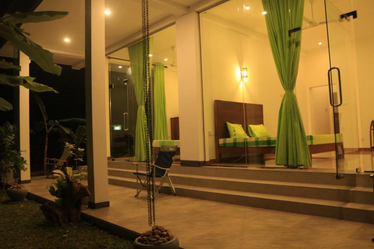 Elegant Lake House Tissamaharama Ngoại thất bức ảnh