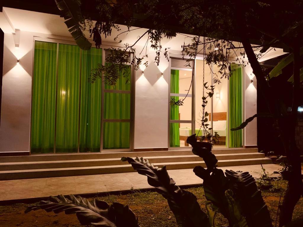 Elegant Lake House Tissamaharama Ngoại thất bức ảnh